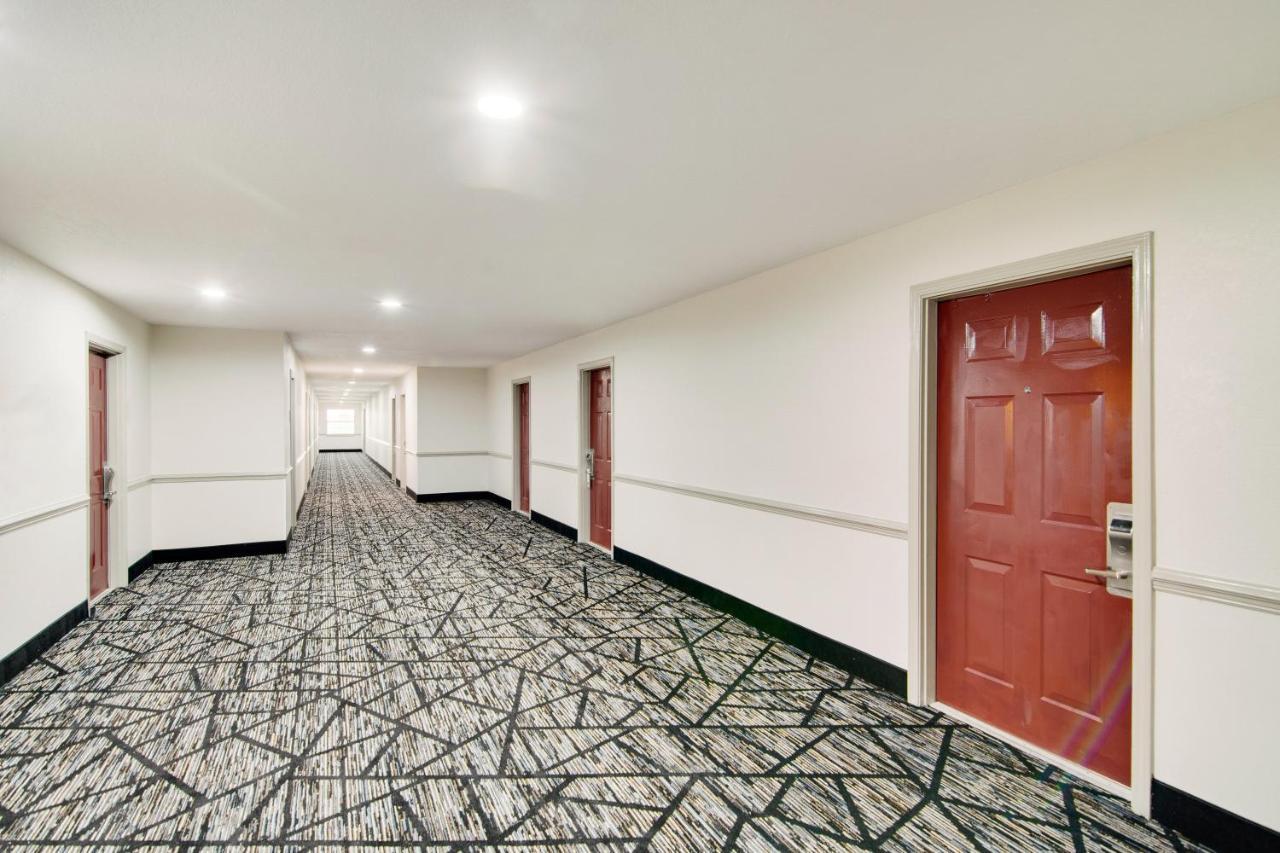 Red Roof Inn & Suites Pensacola-Nas Corry Beach Haven Exteriör bild