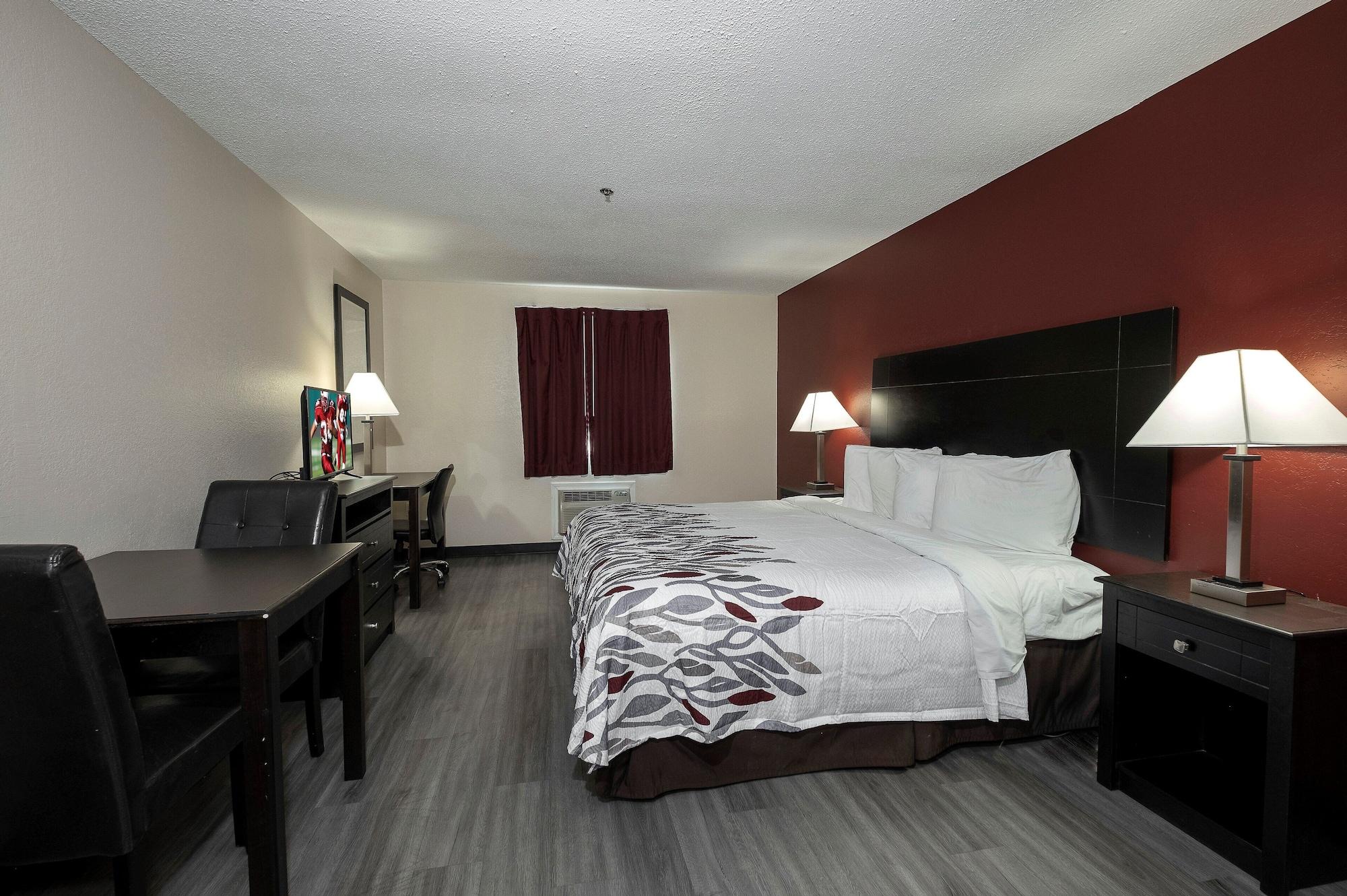 Red Roof Inn & Suites Pensacola-Nas Corry Beach Haven Exteriör bild