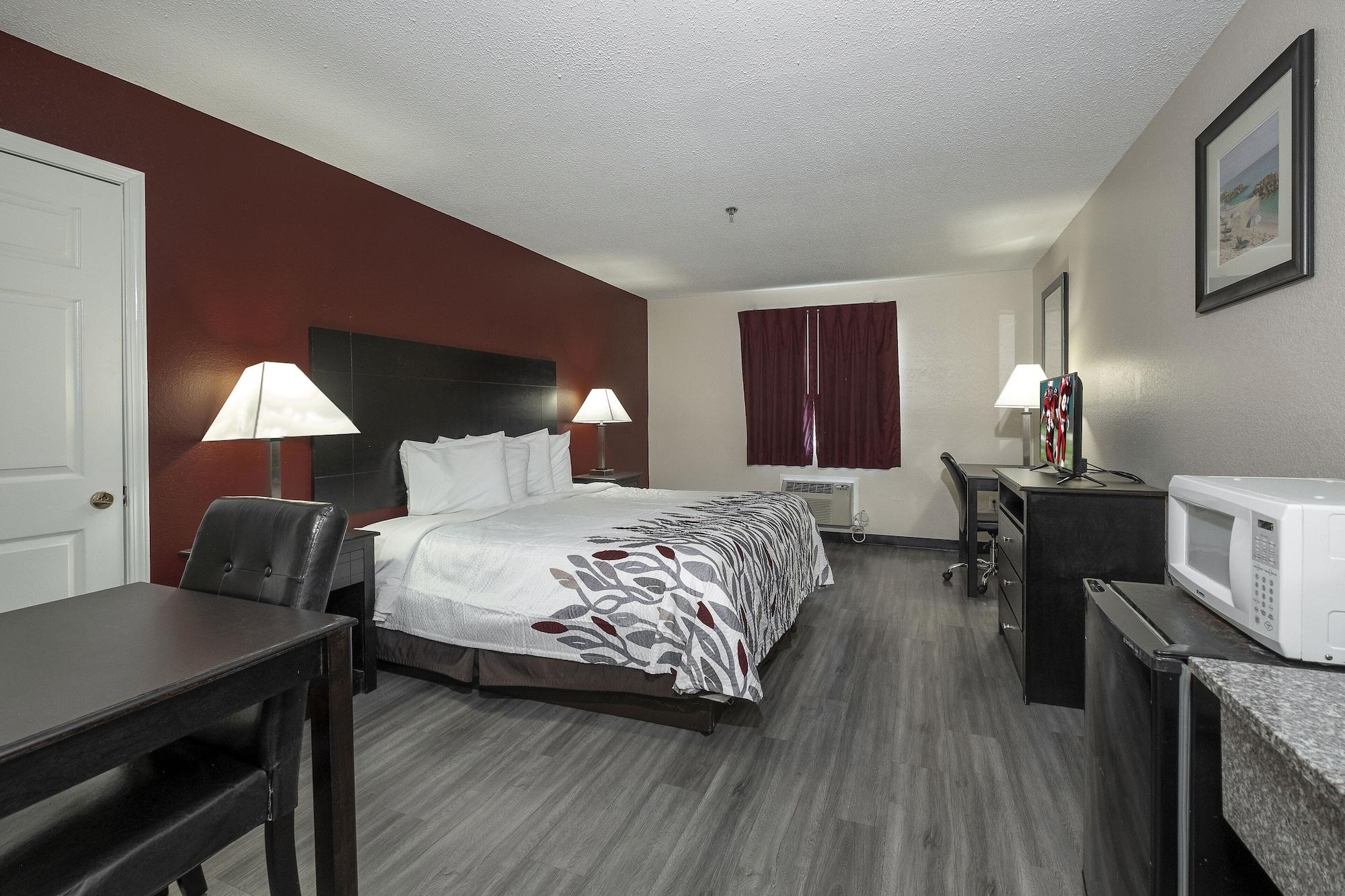 Red Roof Inn & Suites Pensacola-Nas Corry Beach Haven Exteriör bild