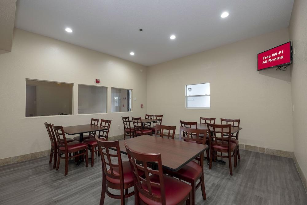 Red Roof Inn & Suites Pensacola-Nas Corry Beach Haven Exteriör bild