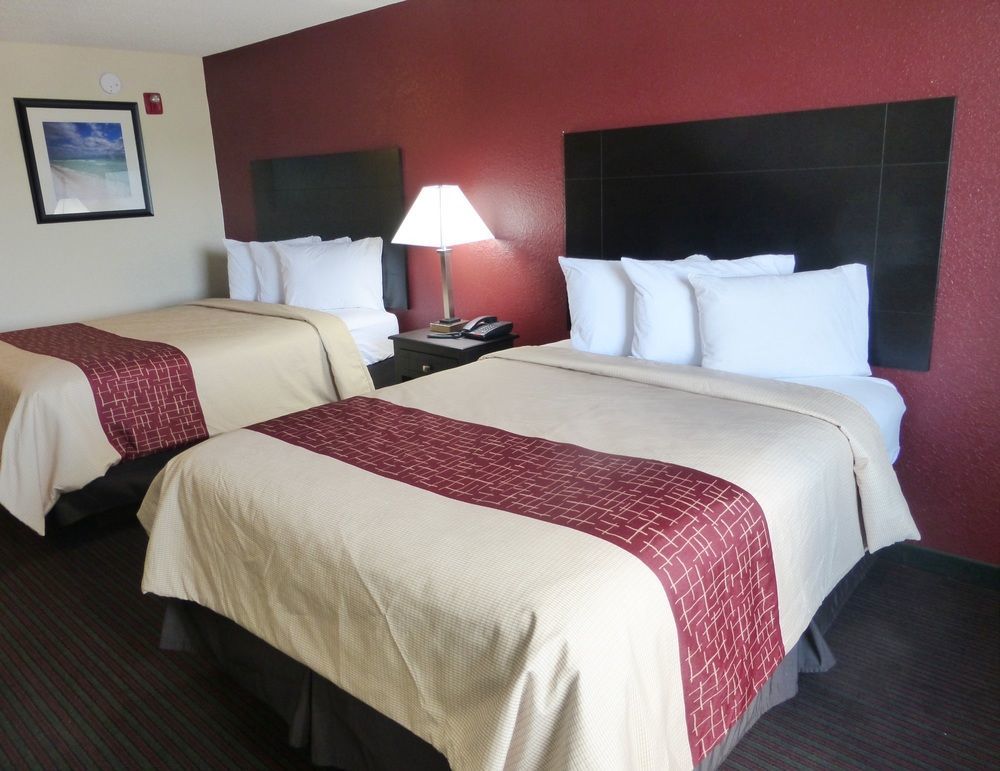 Red Roof Inn & Suites Pensacola-Nas Corry Beach Haven Exteriör bild
